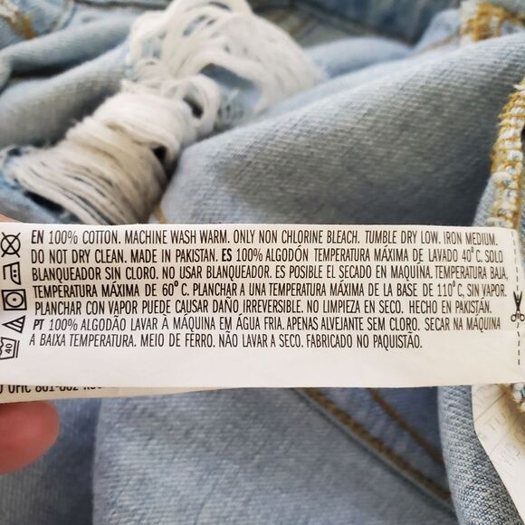 Forever 21 Cropped Distressed Frayed Denim Jacket Sz Med - Picture 11 of 11